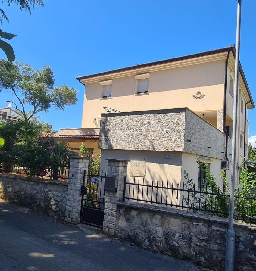 Apartment In With Balcony, Air Conditioning, W-lan, Washing Machine 5116-2 Rovinj